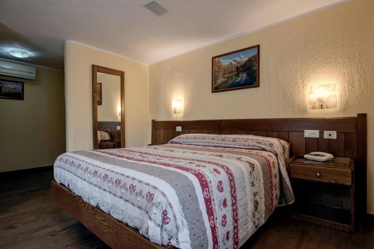 Hotel Cecchin Aosta Exterior foto
