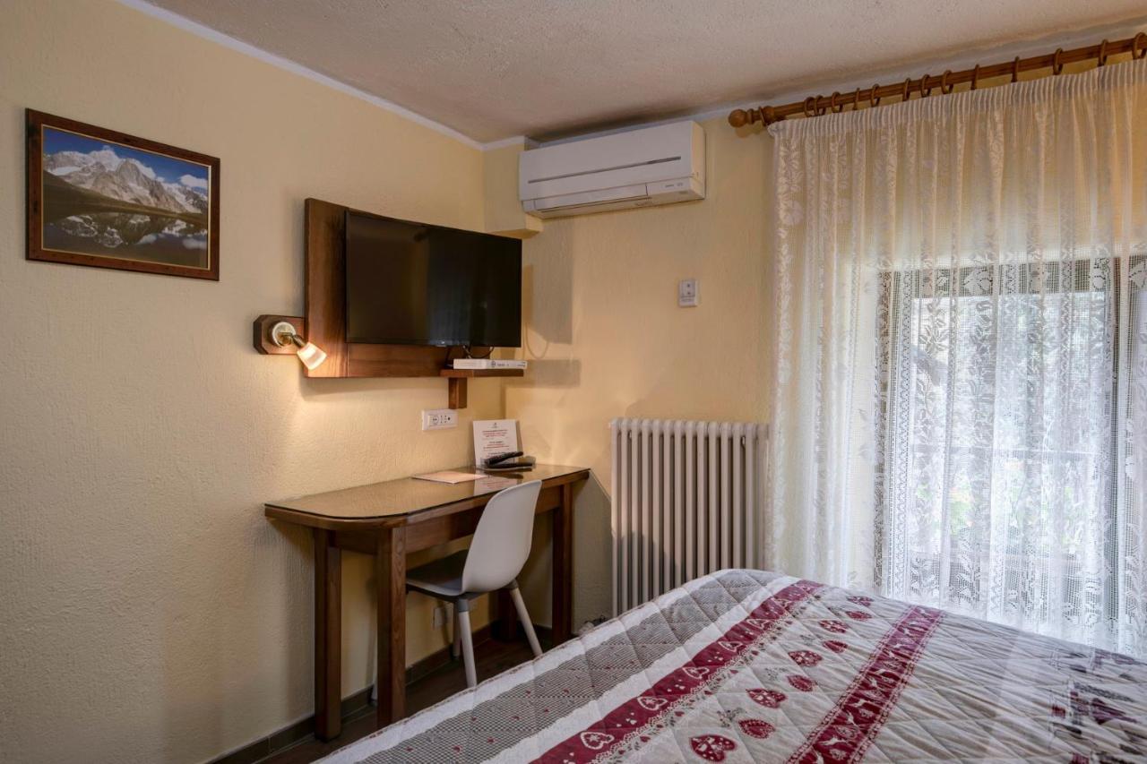 Hotel Cecchin Aosta Exterior foto