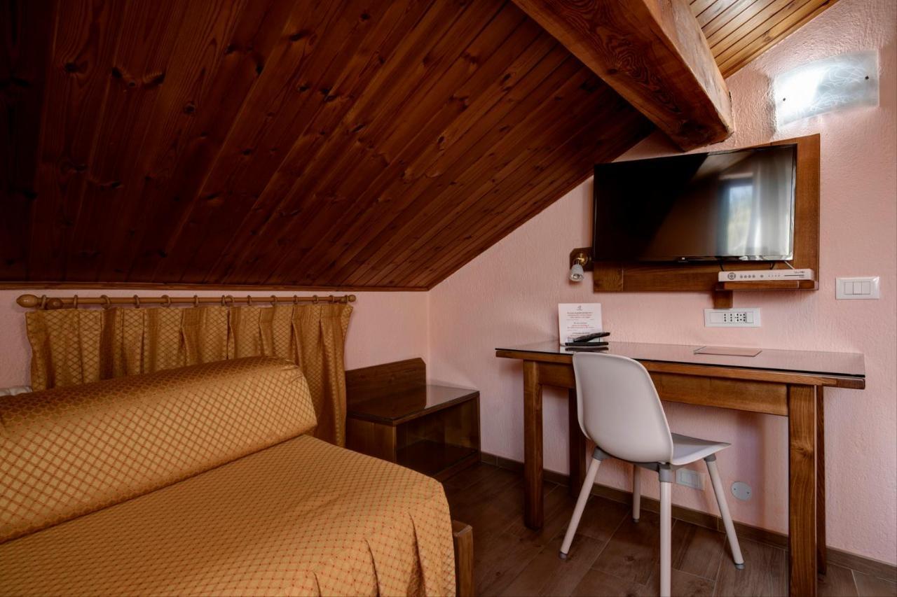 Hotel Cecchin Aosta Exterior foto