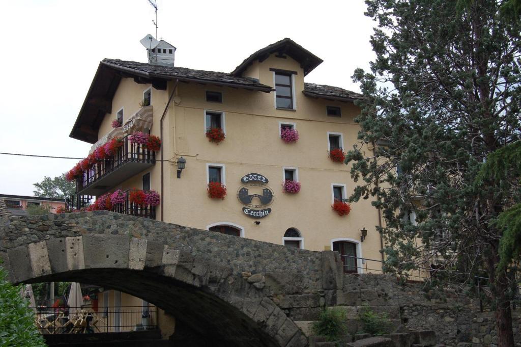 Hotel Cecchin Aosta Exterior foto