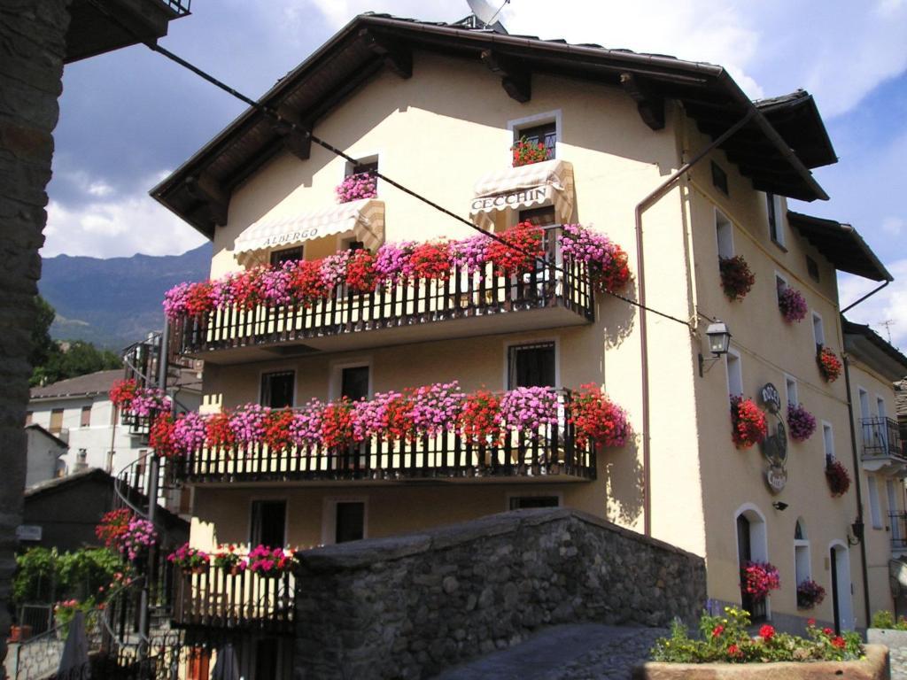 Hotel Cecchin Aosta Exterior foto